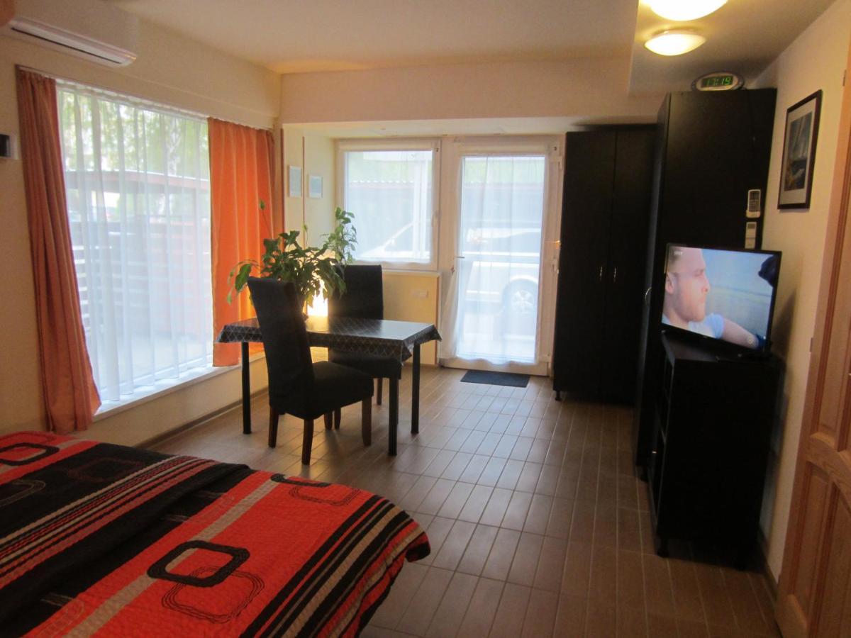 Elso Fecske Apartmanok Сиофок Екстериор снимка
