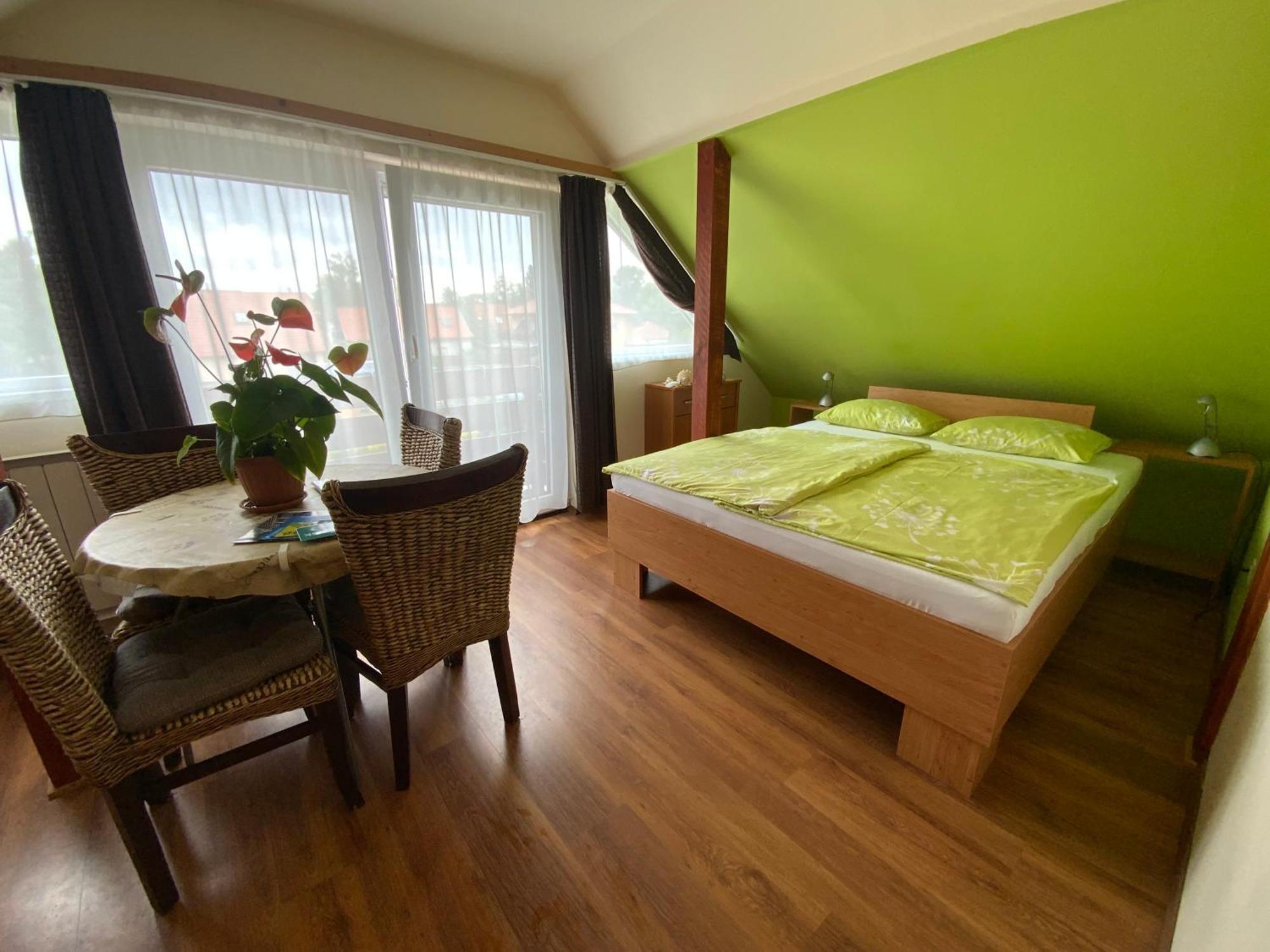 Elso Fecske Apartmanok Сиофок Екстериор снимка