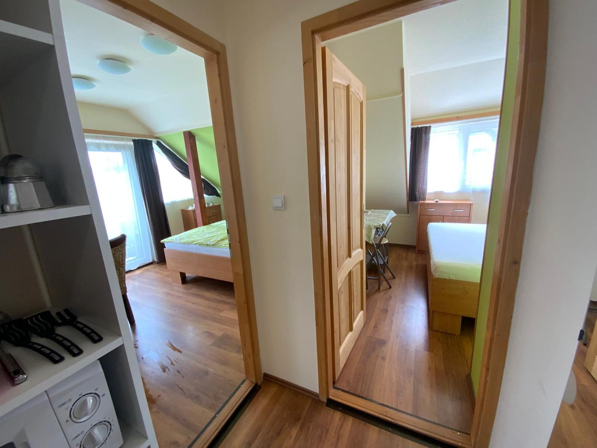 Elso Fecske Apartmanok Сиофок Екстериор снимка