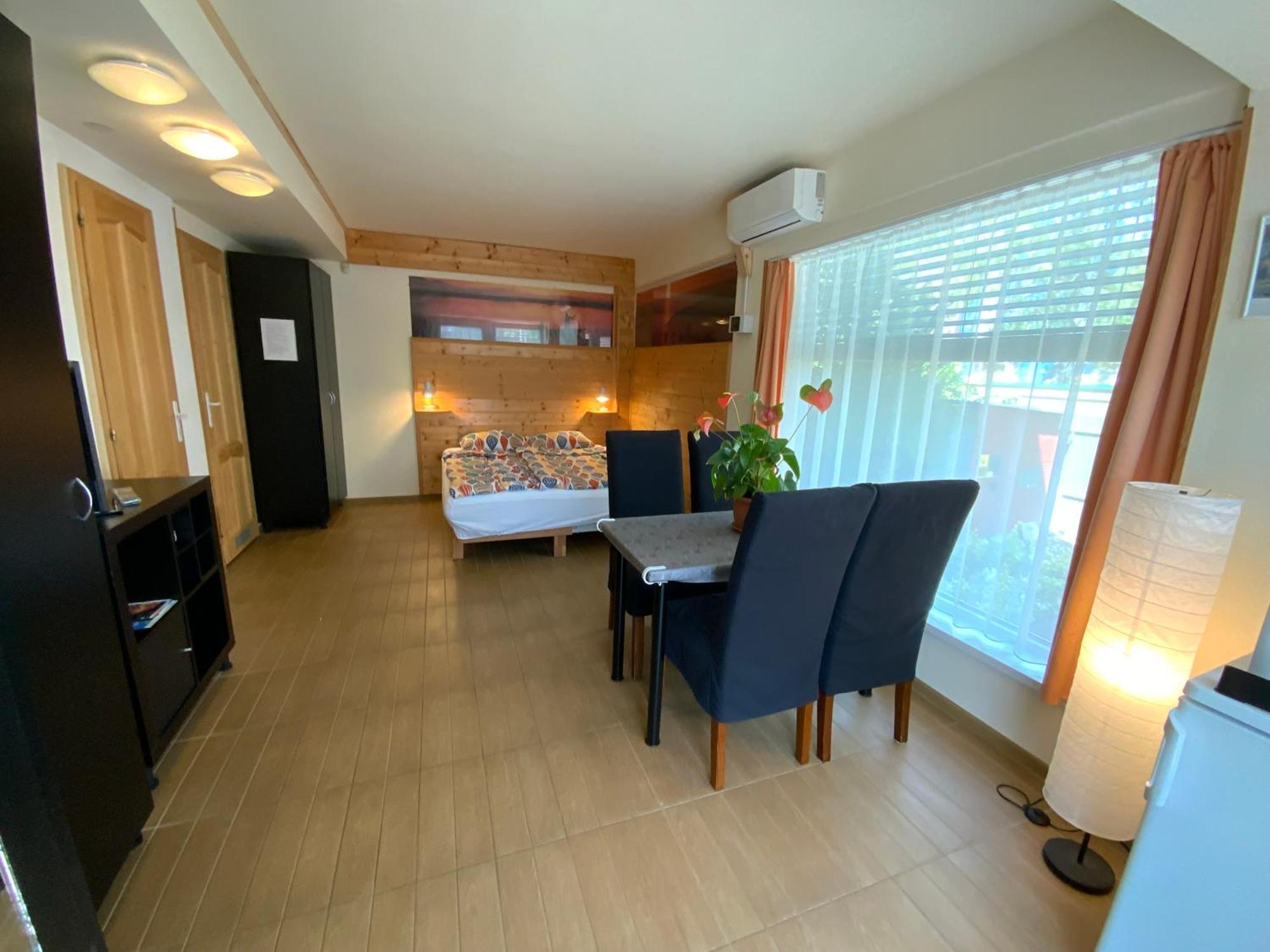Elso Fecske Apartmanok Сиофок Екстериор снимка