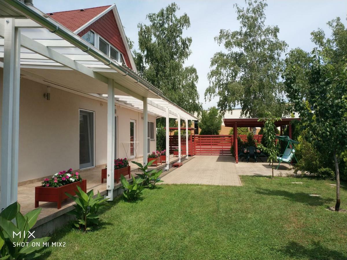 Elso Fecske Apartmanok Сиофок Екстериор снимка